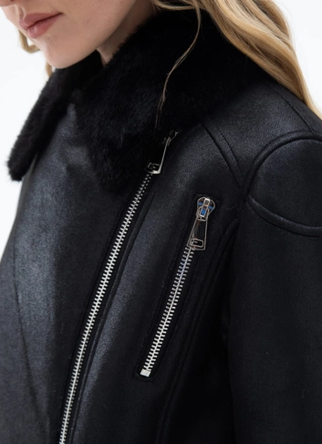 Женская дубленка из эко кожи с отделкой из эко меха