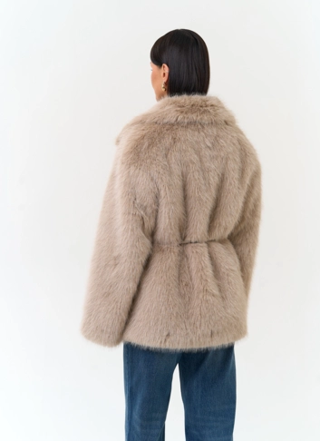 Женская куртка из эко меха