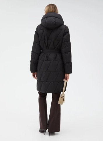 Женский пуховик с поясом