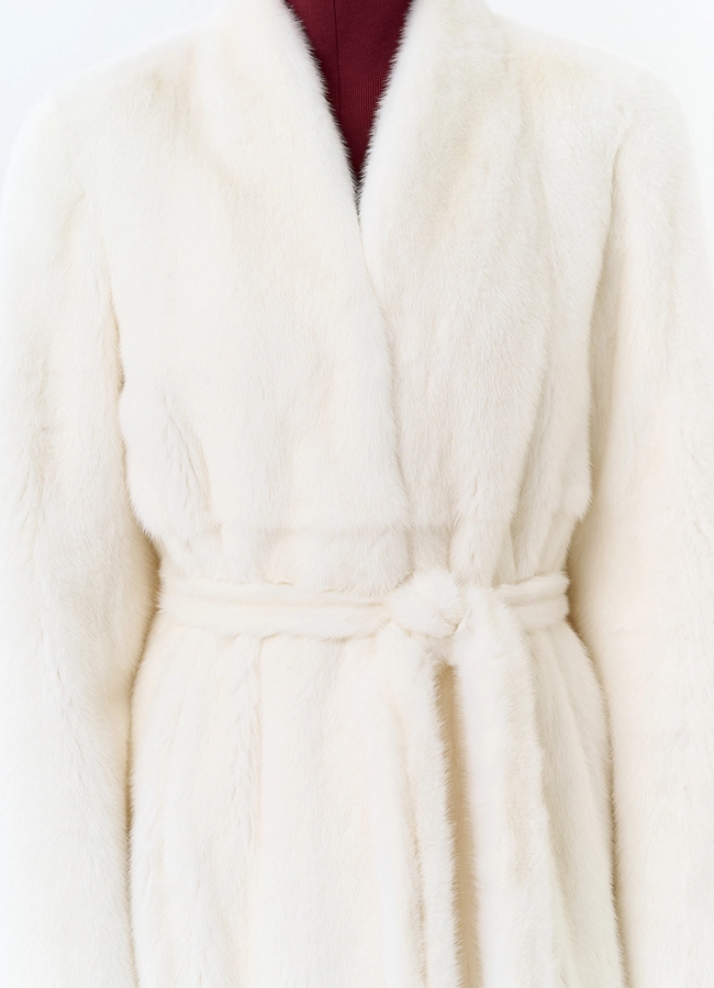 Белая шуба из меха норки с поясом модель № 31320 универмаг малина